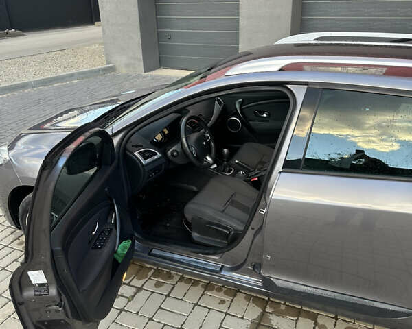 Серый Рено Меган, объемом двигателя 1.4 л и пробегом 266 тыс. км за 5500 $, фото 7 на Automoto.ua