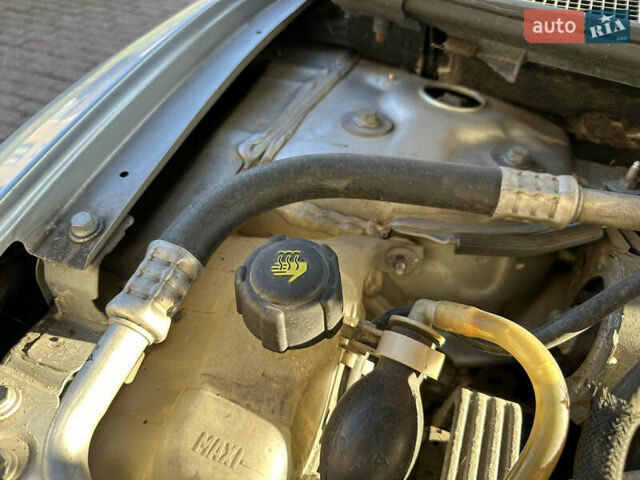 Серый Рено Меган, объемом двигателя 1.5 л и пробегом 257 тыс. км за 8500 $, фото 17 на Automoto.ua