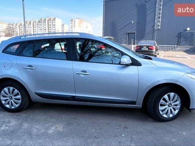 Серый Рено Меган, объемом двигателя 1.46 л и пробегом 200 тыс. км за 8100 $, фото 2 на Automoto.ua