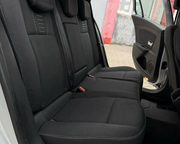 Сірий Рено Меган, об'ємом двигуна 1.6 л та пробігом 182 тис. км за 6699 $, фото 33 на Automoto.ua