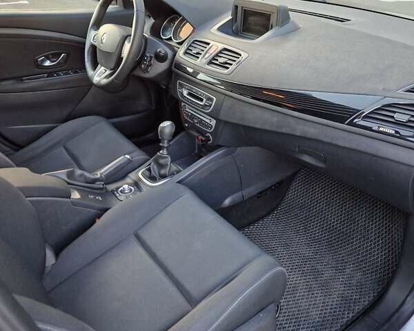 Сірий Рено Меган, об'ємом двигуна 1.5 л та пробігом 288 тис. км за 7100 $, фото 23 на Automoto.ua