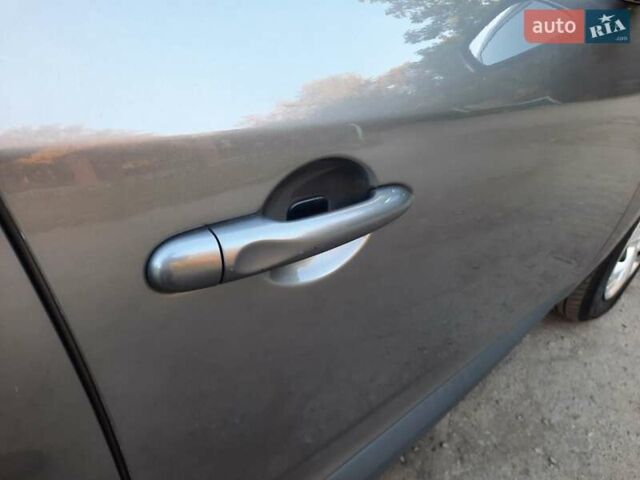 Серый Рено Меган, объемом двигателя 1.6 л и пробегом 201 тыс. км за 7700 $, фото 76 на Automoto.ua