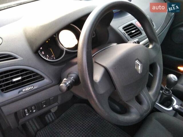 Серый Рено Меган, объемом двигателя 1.5 л и пробегом 230 тыс. км за 6700 $, фото 14 на Automoto.ua