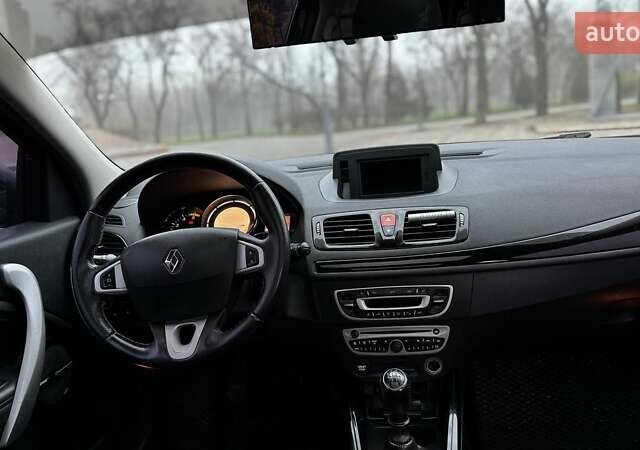 Серый Рено Меган, объемом двигателя 1.46 л и пробегом 193 тыс. км за 7999 $, фото 14 на Automoto.ua