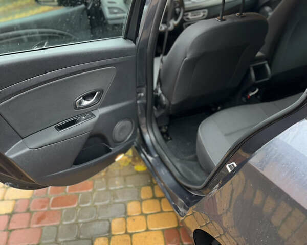 Серый Рено Меган, объемом двигателя 1.46 л и пробегом 320 тыс. км за 7150 $, фото 16 на Automoto.ua