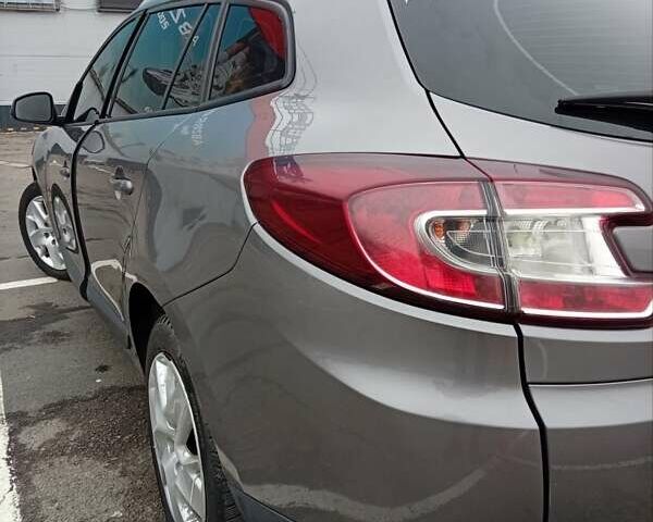 Серый Рено Меган, объемом двигателя 1.46 л и пробегом 288 тыс. км за 6599 $, фото 5 на Automoto.ua