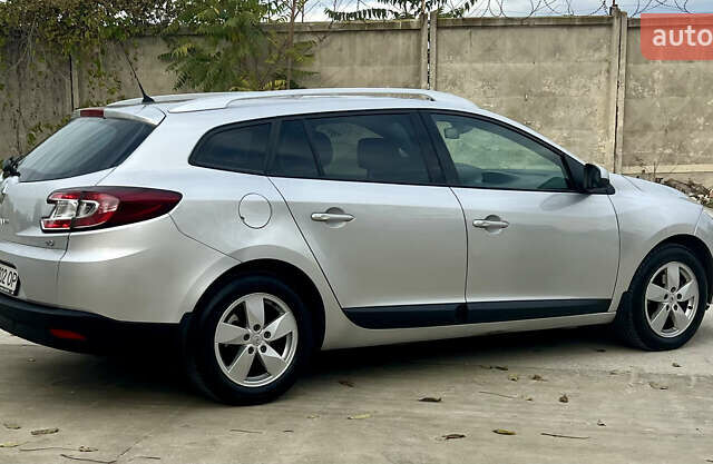 Серый Рено Меган, объемом двигателя 1.46 л и пробегом 274 тыс. км за 6300 $, фото 19 на Automoto.ua