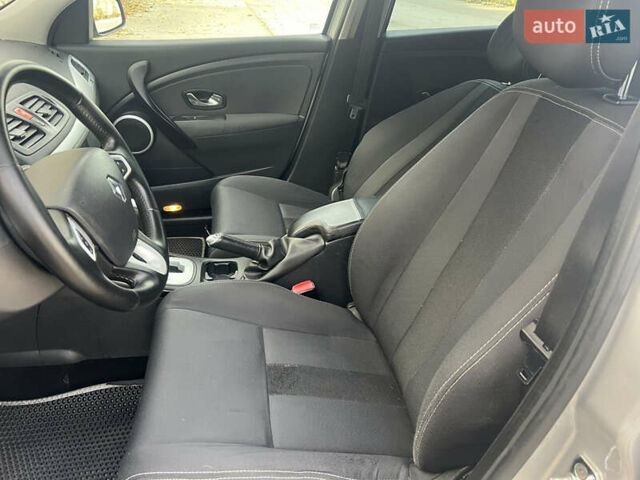 Серый Рено Меган, объемом двигателя 1.46 л и пробегом 274 тыс. км за 6300 $, фото 29 на Automoto.ua