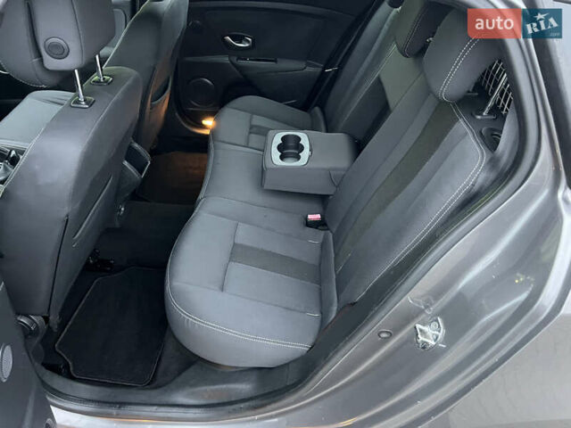 Серый Рено Меган, объемом двигателя 1.46 л и пробегом 220 тыс. км за 7900 $, фото 22 на Automoto.ua