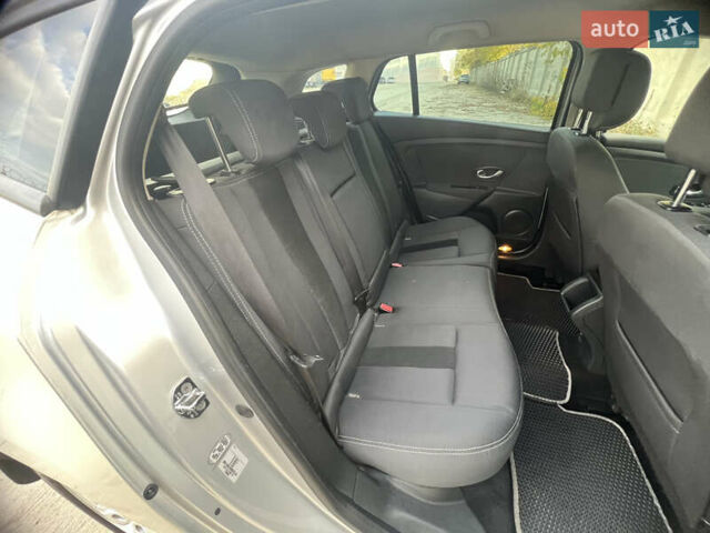 Серый Рено Меган, объемом двигателя 1.46 л и пробегом 274 тыс. км за 6300 $, фото 44 на Automoto.ua