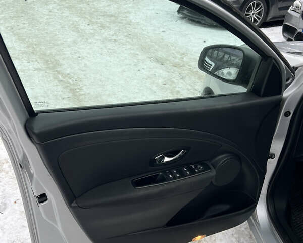 Сірий Рено Меган, об'ємом двигуна 1.5 л та пробігом 324 тис. км за 6699 $, фото 10 на Automoto.ua