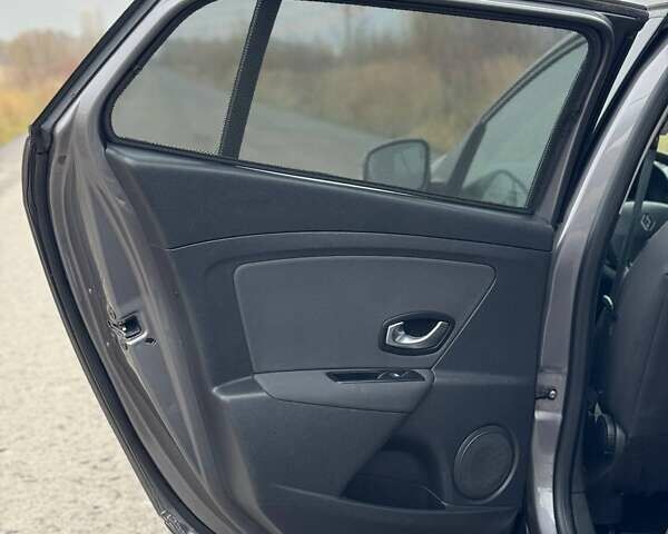 Сірий Рено Меган, об'ємом двигуна 1.46 л та пробігом 270 тис. км за 7800 $, фото 13 на Automoto.ua