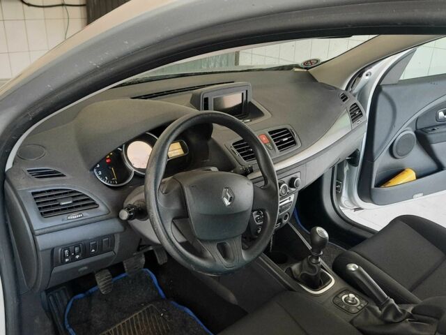 Серый Рено Меган, объемом двигателя 1.5 л и пробегом 179 тыс. км за 7175 $, фото 3 на Automoto.ua