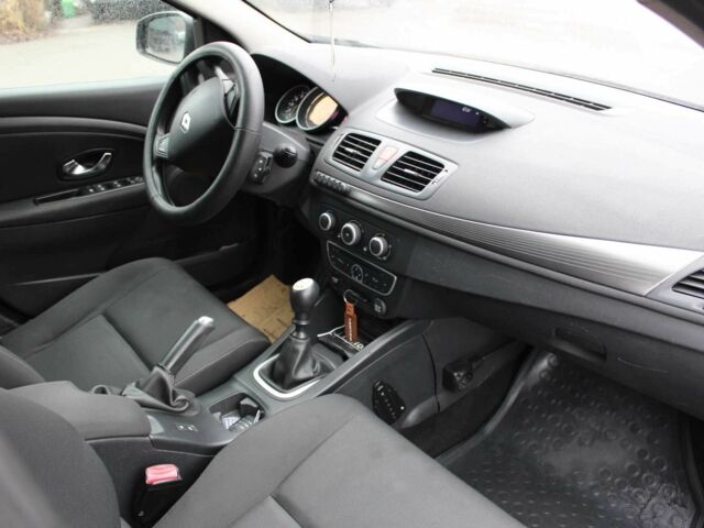 Серый Рено Меган, объемом двигателя 1.4 л и пробегом 250 тыс. км за 5450 $, фото 11 на Automoto.ua