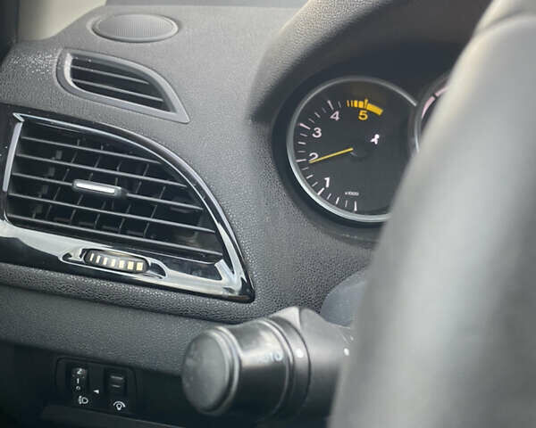 Сірий Рено Меган, об'ємом двигуна 1.5 л та пробігом 200 тис. км за 4950 $, фото 16 на Automoto.ua