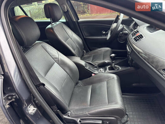 Сірий Рено Меган, об'ємом двигуна 1.5 л та пробігом 218 тис. км за 7200 $, фото 41 на Automoto.ua
