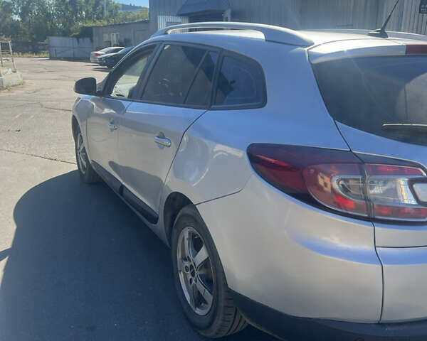 Серый Рено Меган, объемом двигателя 1.46 л и пробегом 320 тыс. км за 6500 $, фото 4 на Automoto.ua