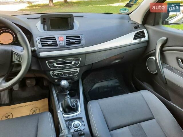 Серый Рено Меган, объемом двигателя 1.6 л и пробегом 194 тыс. км за 8100 $, фото 67 на Automoto.ua