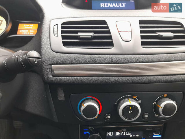 Серый Рено Меган, объемом двигателя 1.5 л и пробегом 270 тыс. км за 7350 $, фото 28 на Automoto.ua