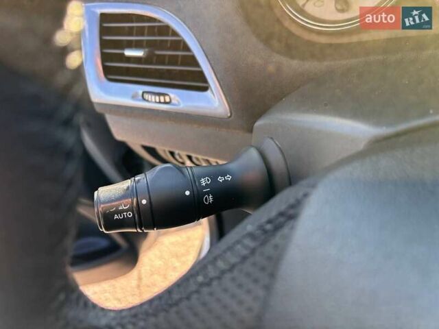 Серый Рено Меган, объемом двигателя 1.5 л и пробегом 249 тыс. км за 9400 $, фото 29 на Automoto.ua