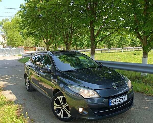 Серый Рено Меган, объемом двигателя 1.46 л и пробегом 300 тыс. км за 7699 $, фото 15 на Automoto.ua