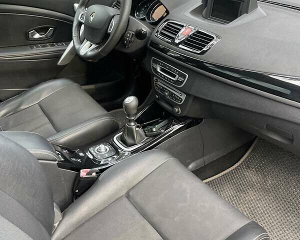 Сірий Рено Меган, об'ємом двигуна 1.4 л та пробігом 246 тис. км за 6900 $, фото 11 на Automoto.ua