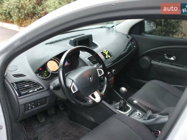 Сірий Рено Меган, об'ємом двигуна 1.5 л та пробігом 270 тис. км за 7200 $, фото 13 на Automoto.ua