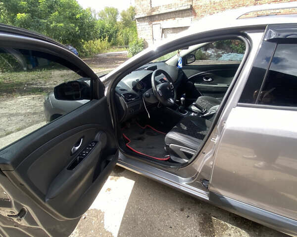 Серый Рено Меган, объемом двигателя 1.46 л и пробегом 294 тыс. км за 8250 $, фото 10 на Automoto.ua