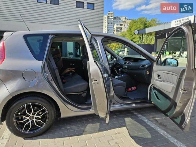 Сірий Рено Меган, об'ємом двигуна 1.5 л та пробігом 175 тис. км за 8800 $, фото 7 на Automoto.ua