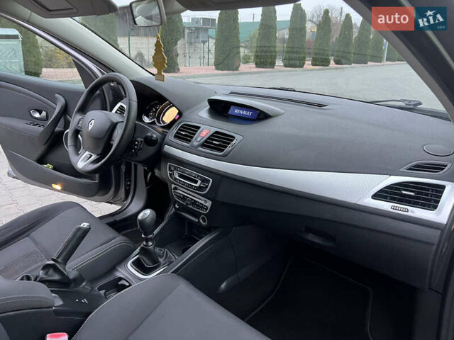 Серый Рено Меган, объемом двигателя 1.46 л и пробегом 220 тыс. км за 7900 $, фото 35 на Automoto.ua