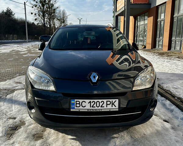 Серый Рено Меган, объемом двигателя 1.46 л и пробегом 262 тыс. км за 7800 $, фото 3 на Automoto.ua