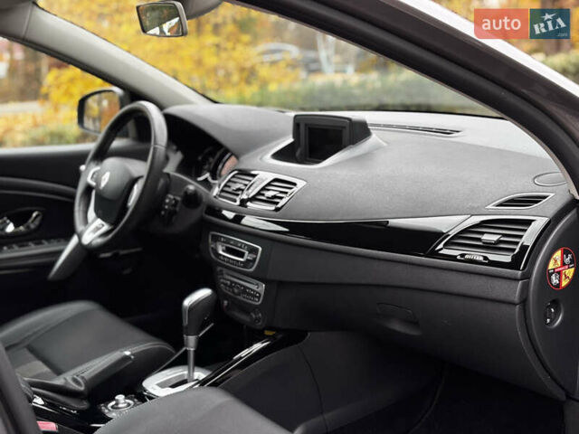 Серый Рено Меган, объемом двигателя 1.5 л и пробегом 146 тыс. км за 8890 $, фото 30 на Automoto.ua