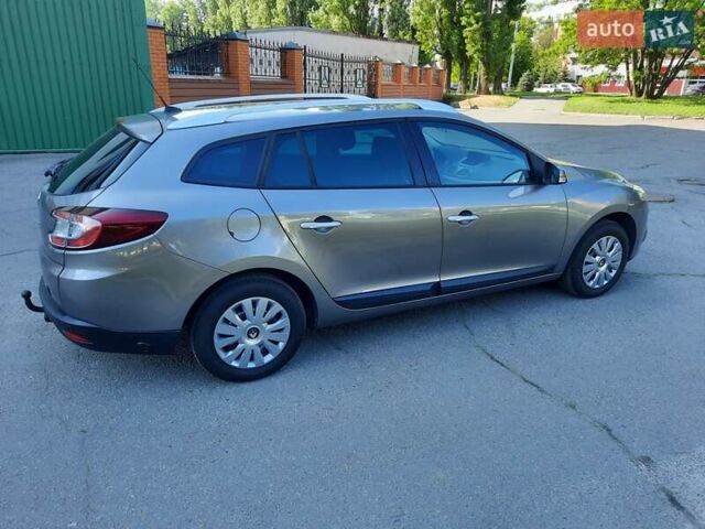 Серый Рено Меган, объемом двигателя 1.6 л и пробегом 194 тыс. км за 8100 $, фото 16 на Automoto.ua