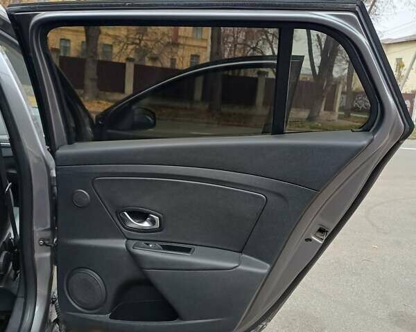 Серый Рено Меган, объемом двигателя 1.5 л и пробегом 285 тыс. км за 7000 $, фото 20 на Automoto.ua