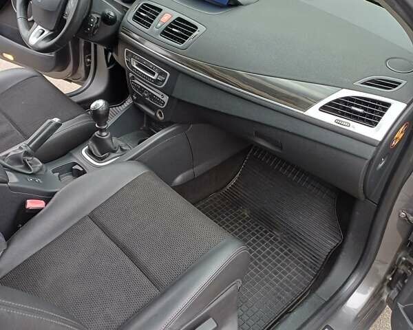 Серый Рено Меган, объемом двигателя 1.5 л и пробегом 285 тыс. км за 7000 $, фото 24 на Automoto.ua