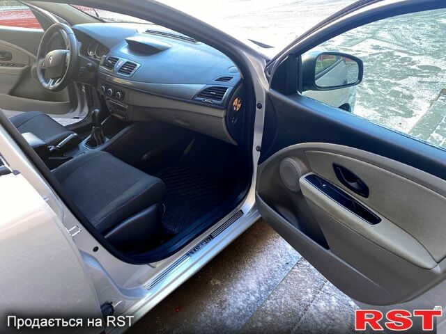 Серый Рено Меган, объемом двигателя 1.5 л и пробегом 260 тыс. км за 6800 $, фото 9 на Automoto.ua