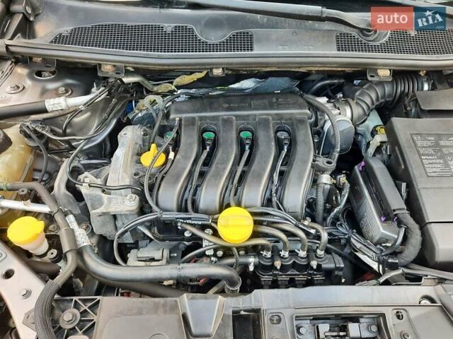 Серый Рено Меган, объемом двигателя 1.6 л и пробегом 194 тыс. км за 8100 $, фото 114 на Automoto.ua