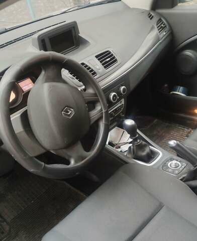 Серый Рено Меган, объемом двигателя 1.46 л и пробегом 200 тыс. км за 8100 $, фото 7 на Automoto.ua