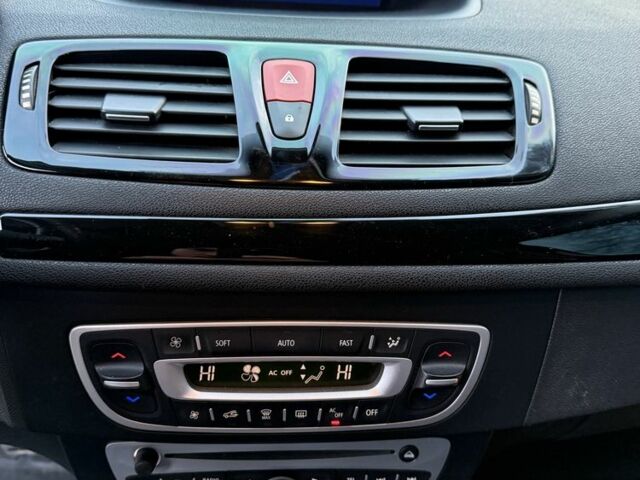 Сірий Рено Меган, об'ємом двигуна 1.5 л та пробігом 255 тис. км за 7000 $, фото 12 на Automoto.ua