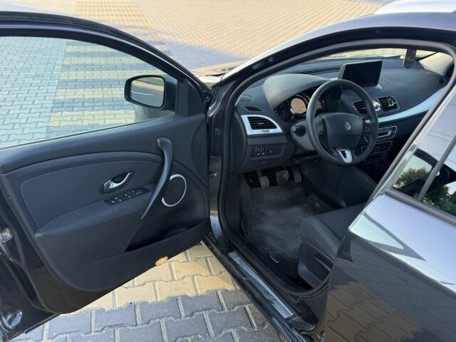 Серый Рено Меган, объемом двигателя 1.4 л и пробегом 200 тыс. км за 6800 $, фото 7 на Automoto.ua