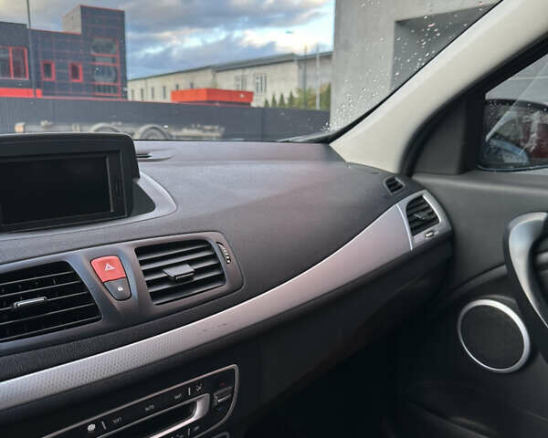 Серый Рено Меган, объемом двигателя 1.4 л и пробегом 266 тыс. км за 5500 $, фото 11 на Automoto.ua