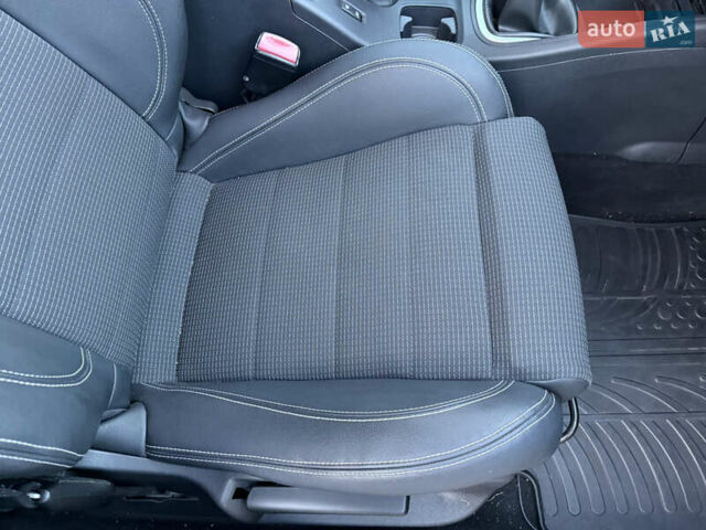 Сірий Рено Меган, об'ємом двигуна 1.5 л та пробігом 260 тис. км за 7550 $, фото 48 на Automoto.ua