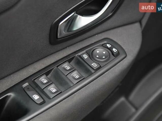 Серый Рено Меган, объемом двигателя 1.46 л и пробегом 176 тыс. км за 8300 $, фото 23 на Automoto.ua