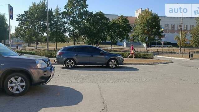 Серый Рено Меган, объемом двигателя 1.46 л и пробегом 251 тыс. км за 8900 $, фото 3 на Automoto.ua