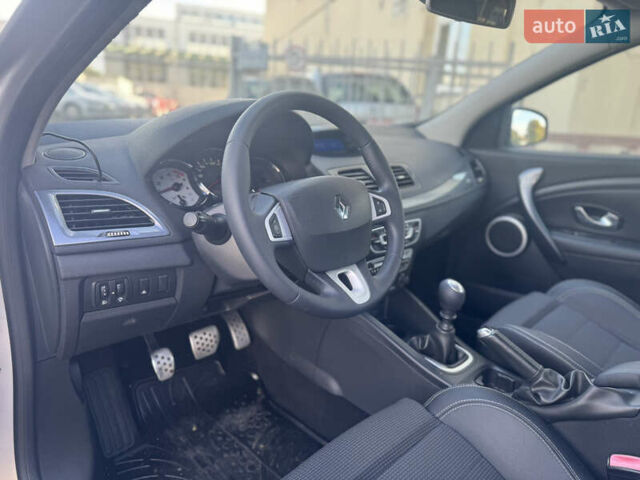 Сірий Рено Меган, об'ємом двигуна 1.5 л та пробігом 260 тис. км за 7450 $, фото 30 на Automoto.ua
