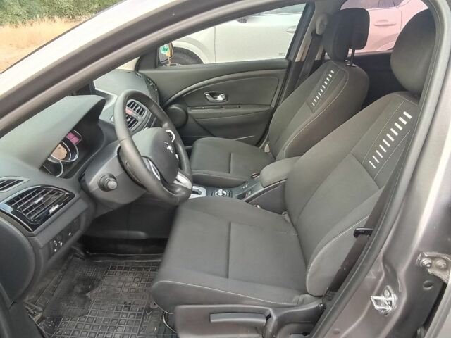 Серый Рено Меган, объемом двигателя 0 л и пробегом 232 тыс. км за 7000 $, фото 2 на Automoto.ua