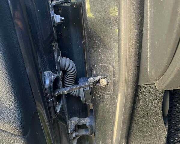 Рено Меган 2011 в Косове на Automoto.ua Серый Рено Меган, объемом двигателя 1.46 л и пробегом 254 тыс. км за 6999 $, фото 6 на Automoto.ua