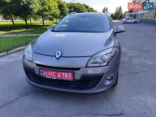 Серый Рено Меган, объемом двигателя 1.6 л и пробегом 194 тыс. км за 8100 $, фото 3 на Automoto.ua