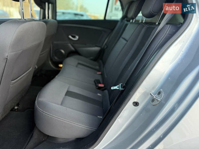 Сірий Рено Меган, об'ємом двигуна 1.6 л та пробігом 190 тис. км за 7850 $, фото 17 на Automoto.ua