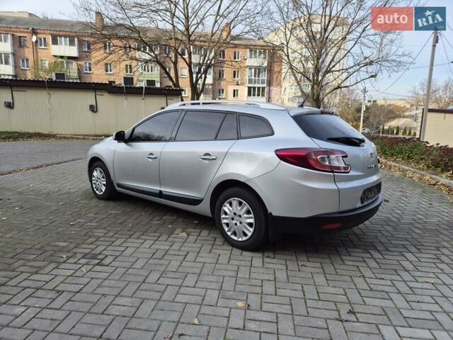 Сірий Рено Меган, об'ємом двигуна 1.46 л та пробігом 252 тис. км за 7300 $, фото 12 на Automoto.ua